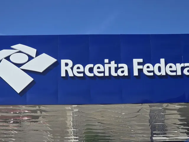 Fachada e letra caixa