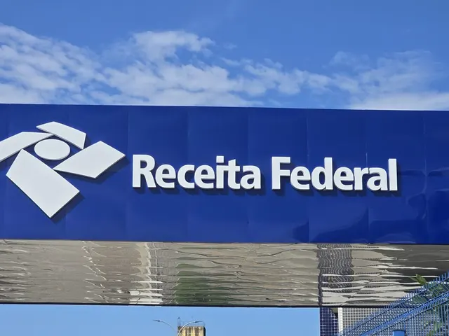 Fachada e letra caixa